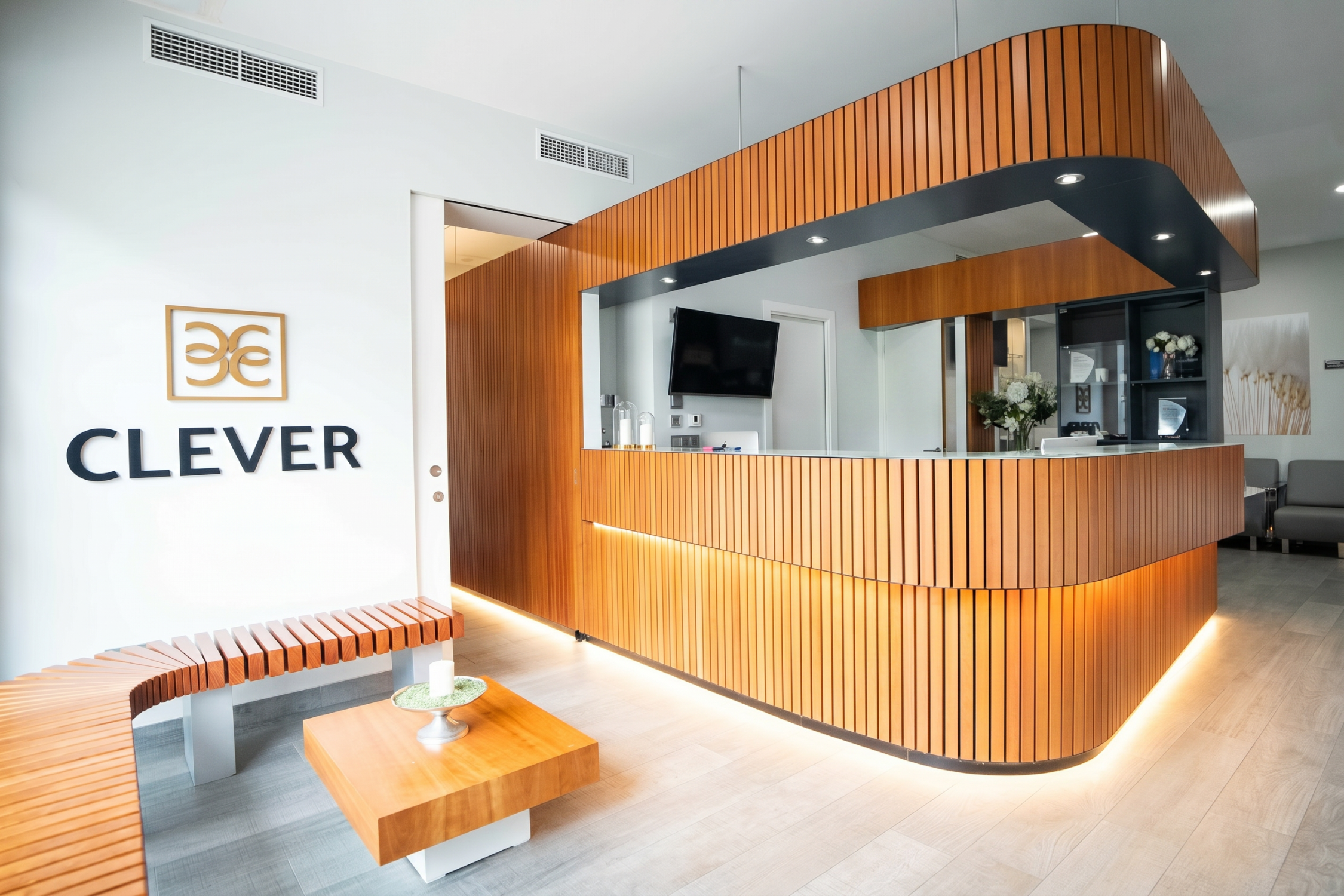 recepcion clinica clever dental sevilla